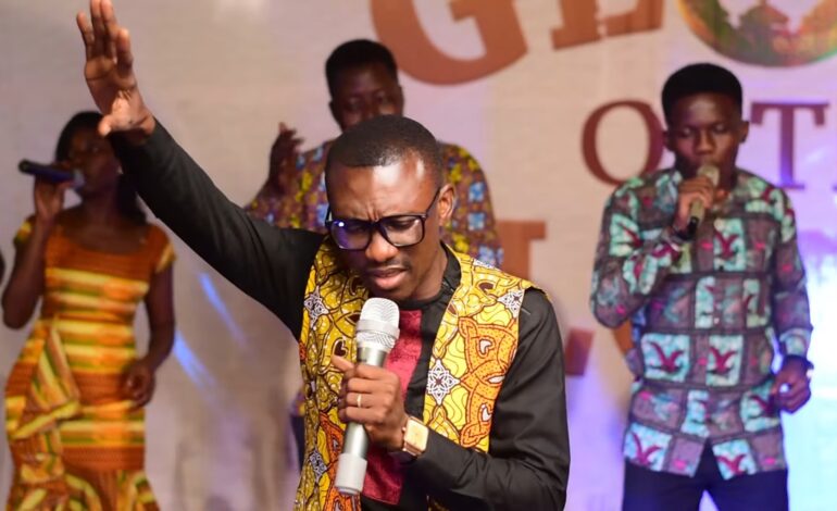 Bismark Albert’s Sensational PRAIZAFRIK Project (Mp3 + Video)